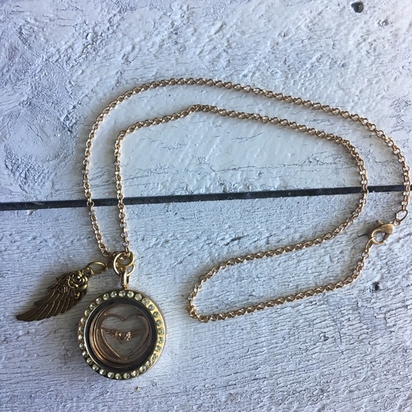 Gold Memory Locket with disc and charm - Picture 2 of 3